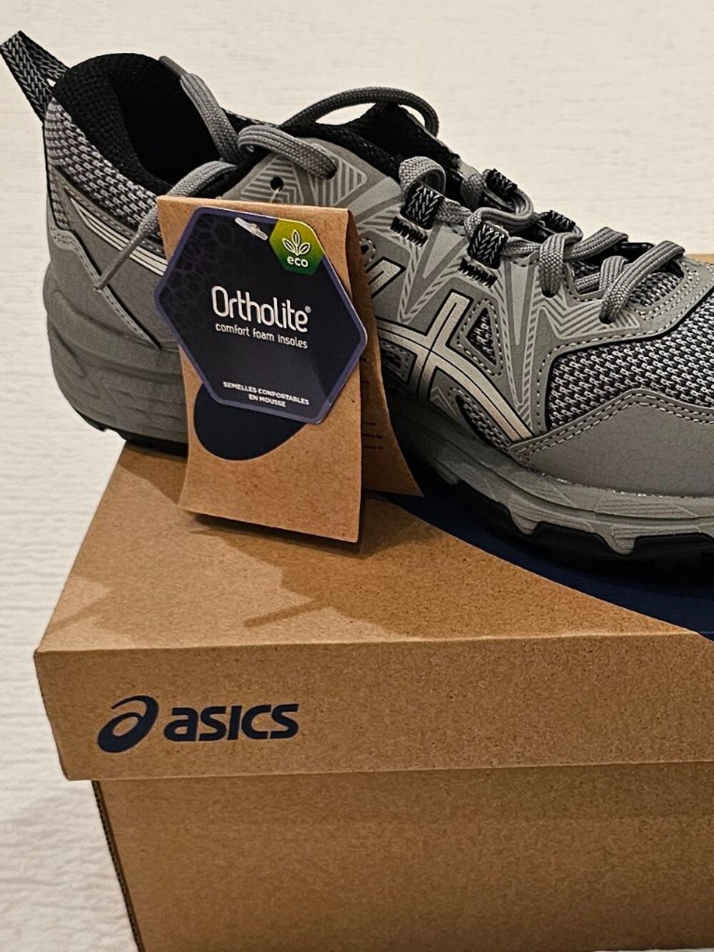 NIB ASICS GEL-Venture 8 Women's 8.5 Sheet Rock/ Pure Silver
